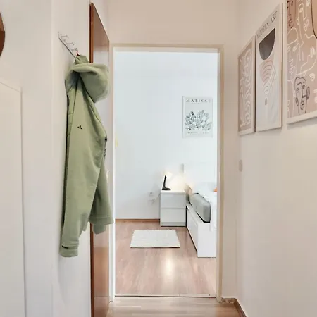 Neu Gemuetliche Fuer Max 5 Personen Mit Balkon Naehe Mosel Mit Blick Auf Weinberge Appartement